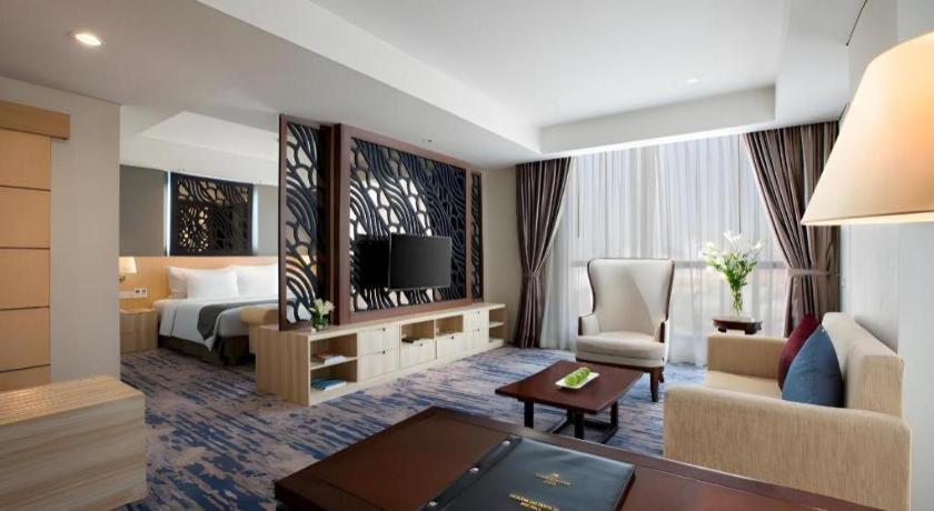 Hotel Grandhika Pemuda Семаранг Экстерьер фото