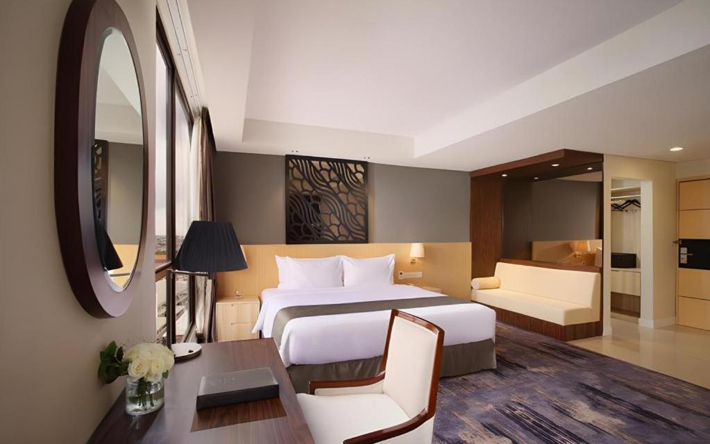 Hotel Grandhika Pemuda Семаранг Экстерьер фото