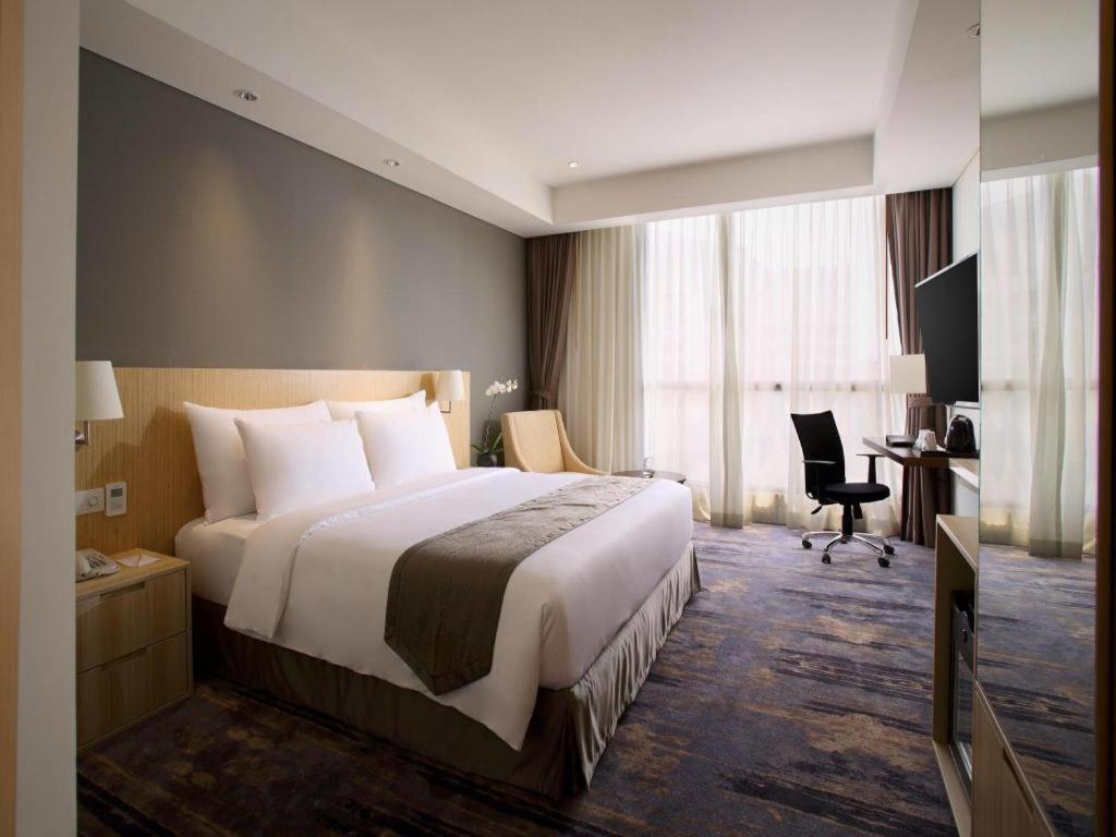 Hotel Grandhika Pemuda Семаранг Экстерьер фото