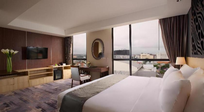 Hotel Grandhika Pemuda Семаранг Экстерьер фото