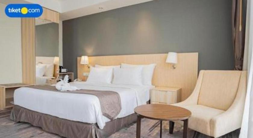 Hotel Grandhika Pemuda Семаранг Экстерьер фото