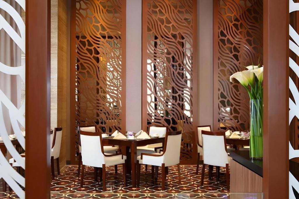 Hotel Grandhika Pemuda Семаранг Экстерьер фото