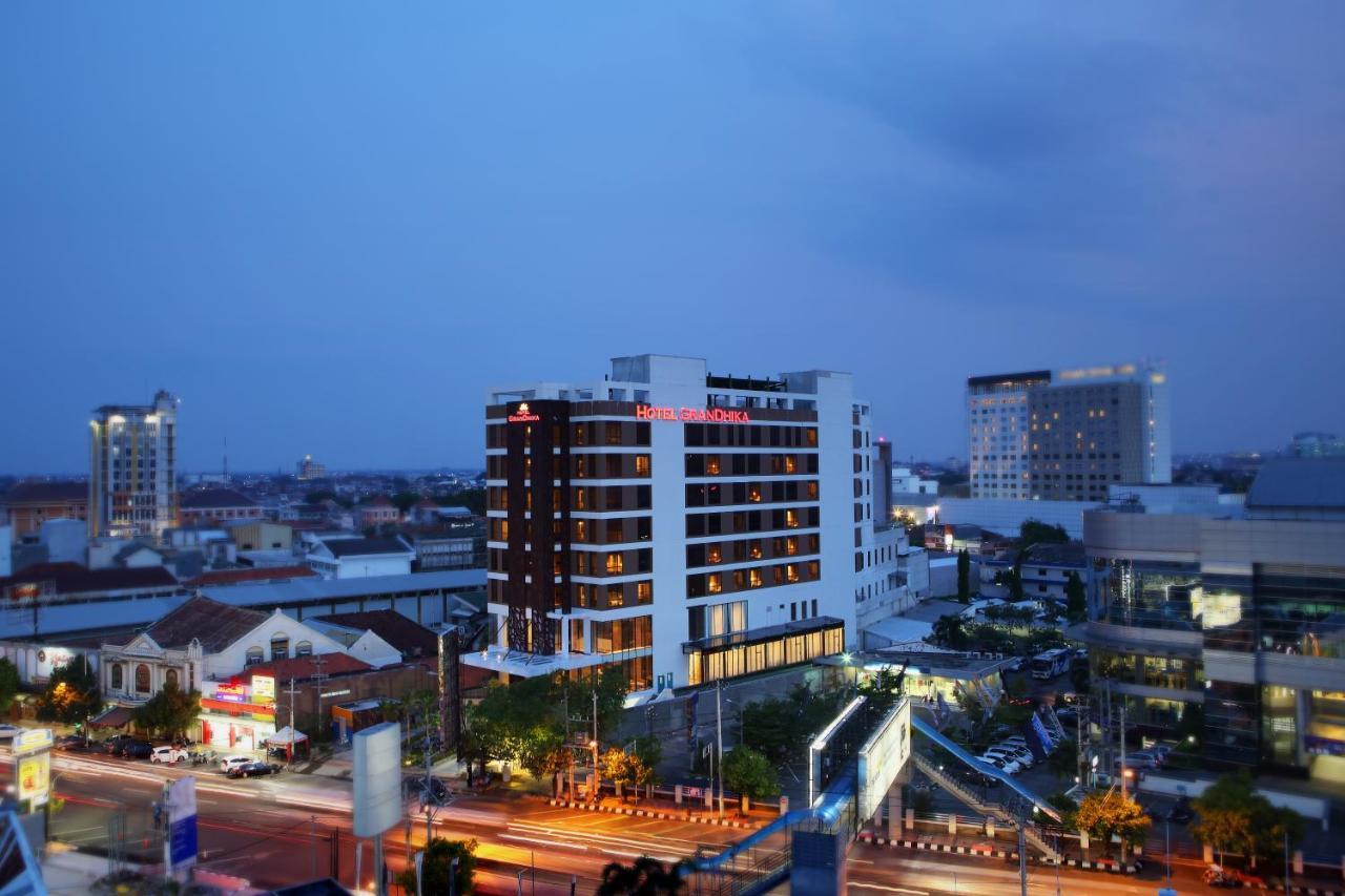 Hotel Grandhika Pemuda Семаранг Экстерьер фото